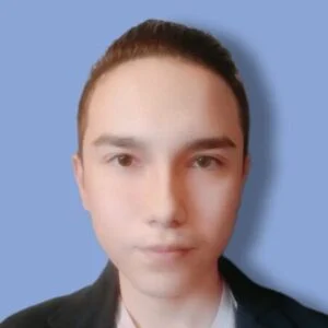 Alejandro Flores - Actuario y Analista